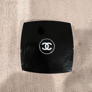 LES 4 OMBRES Eye Shadow Palet.